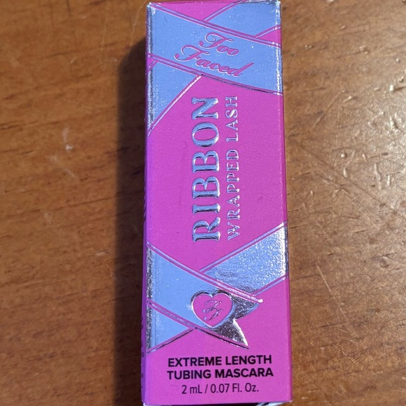 Too Faced Ribbon Wrapped Lash Extreme Length Tubing Mascara - Picture 2 of 16